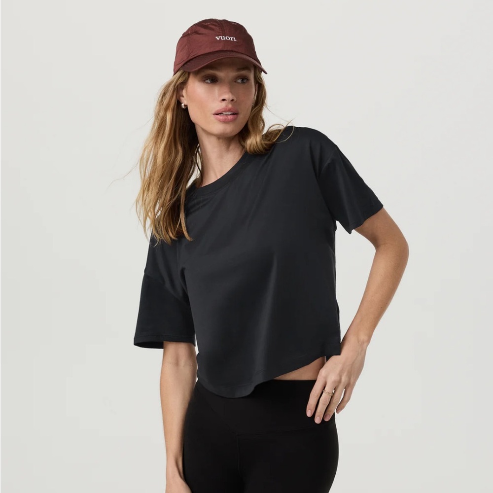NWOT VUORI Black Energy Tee